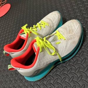 Saucony Endorphin Shift